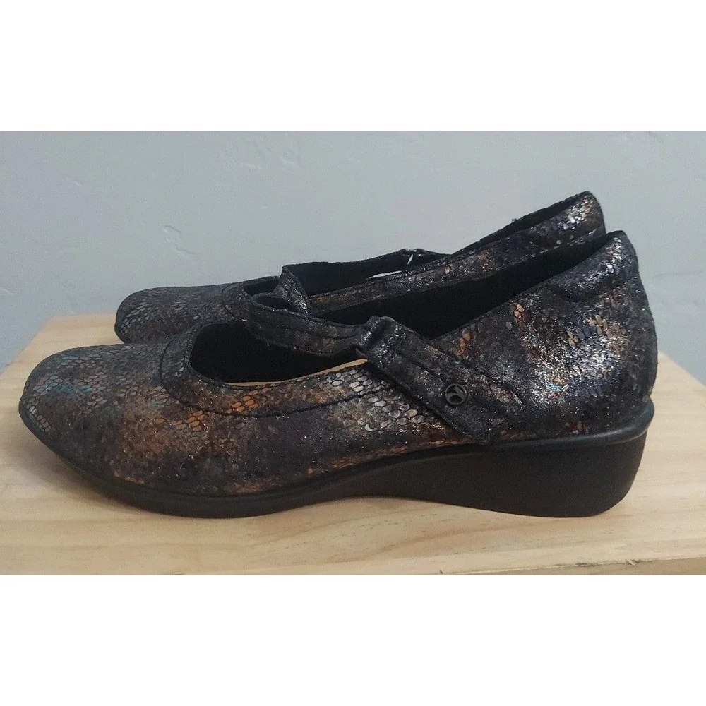 Revere Bonn Women's Leather Black Metallic Python Mary Jane Shoes size 1…